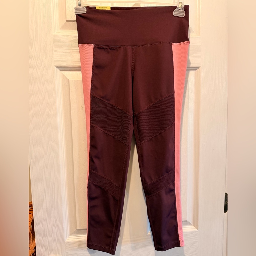 Tangerine Capri Leggings NWT - Size Small